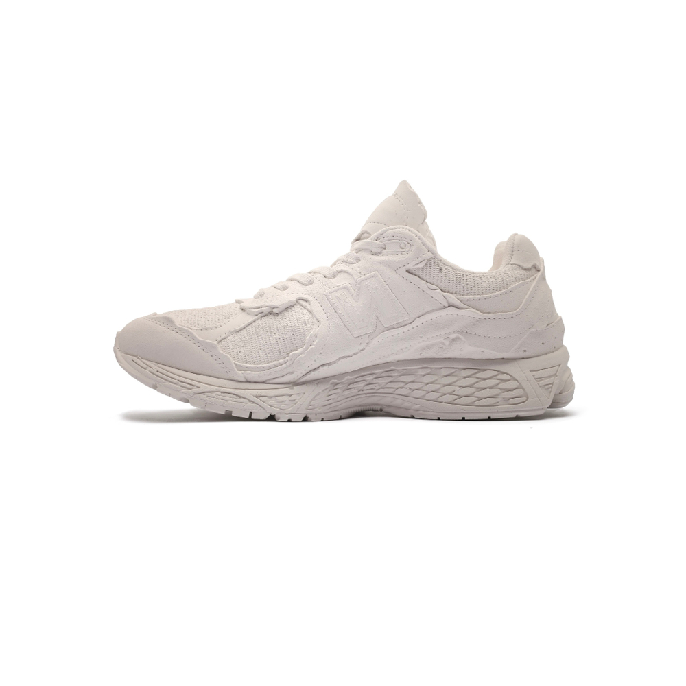 Гипсовая фигура New Balance 2002r by Nikita Trik "Bone White"