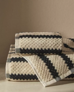 ZARA HOME ЖАККАРДОВОЕ БАННОЕ ПОЛОТЕНЦЕ С ГЕОМЕТРИЧЕСКИМ УЗОРОМ, ЧЕРНЫЙ