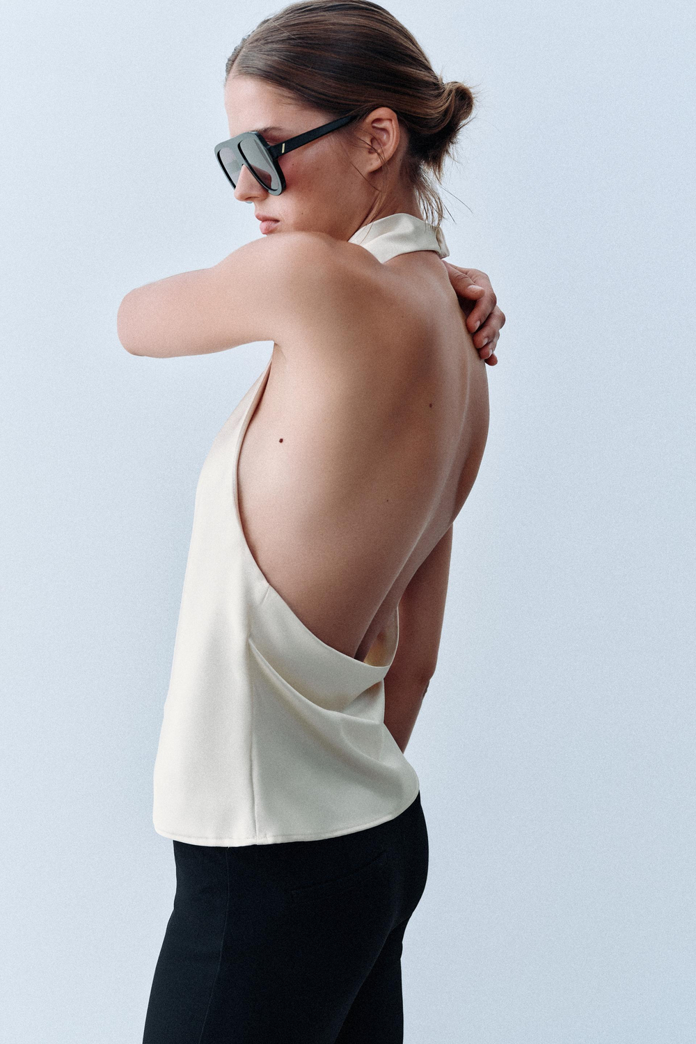 ZARA АТЛАСНЫЙ ТОП С ГОРЛОВИНОЙ ХАЛТЕР, ЭКРЮ