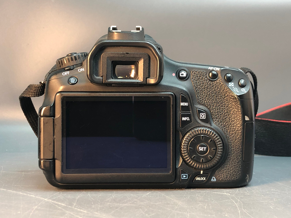 Canon 60D kit 18-55mm, 45000 кадров