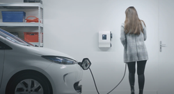 Пластиковая однофазная зарядная станция Legrand Green'up Premium, 7.4 кВт, 32 А (0 590 35)