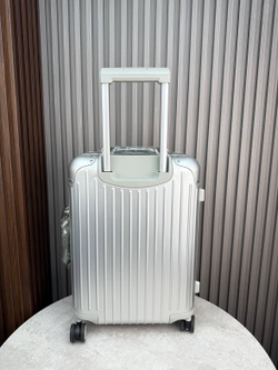 Дорожный чемодан Rimowa Cabin Aluminium