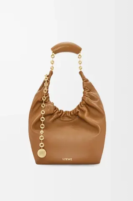 Loewe Маленькая сумка-мешок Squeeze из мягкой кожи ягненка наппа, светло-коричневый