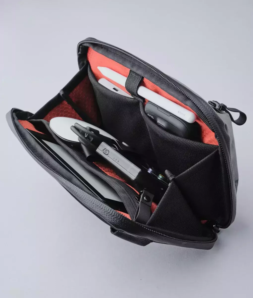 Сумка-несессер Alpaka Elements Tech Case Mini