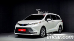 Toyota Sienna 2.5 Hybrid 2WD — 2024
