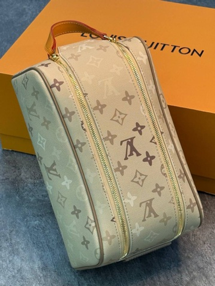 Несессер Louis Vuitton Dopp Kit
