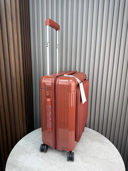 Дорожный чемодан Rimowa Essential Sleeve Cabin с карманом для ноутбука
