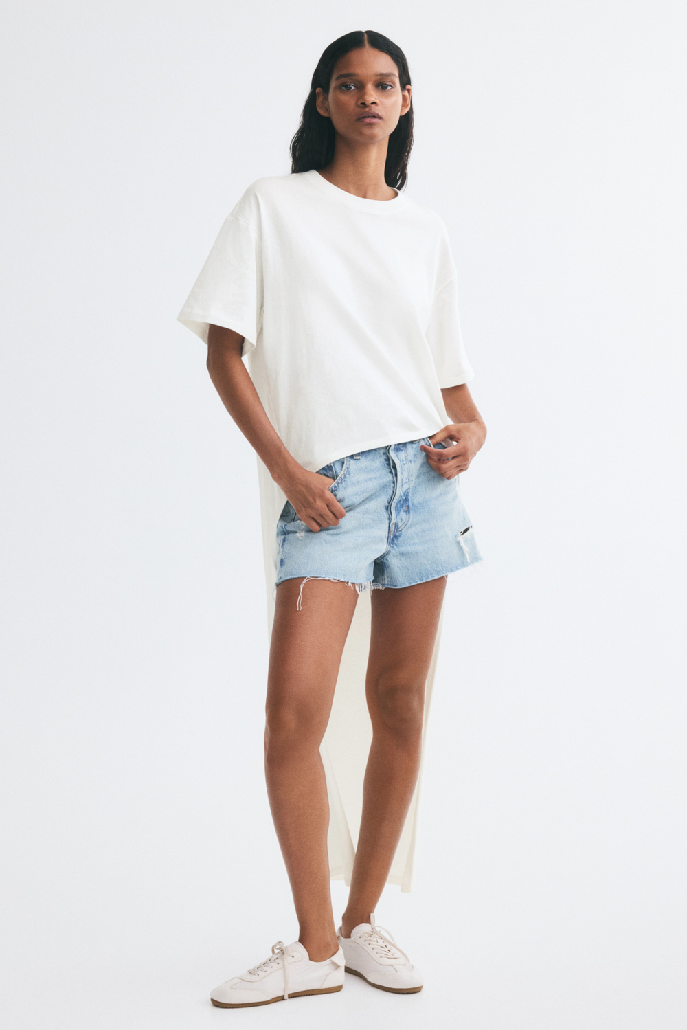 Футболка короче спереди и длиннее сзади - H&M