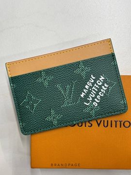 Картхолдер зелёный от Louis Vuitton BP5-219955