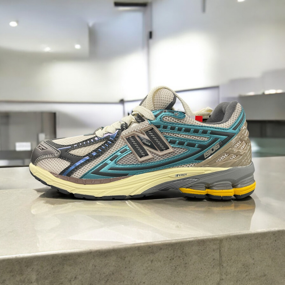 New Balance 1906R • New Spruce
