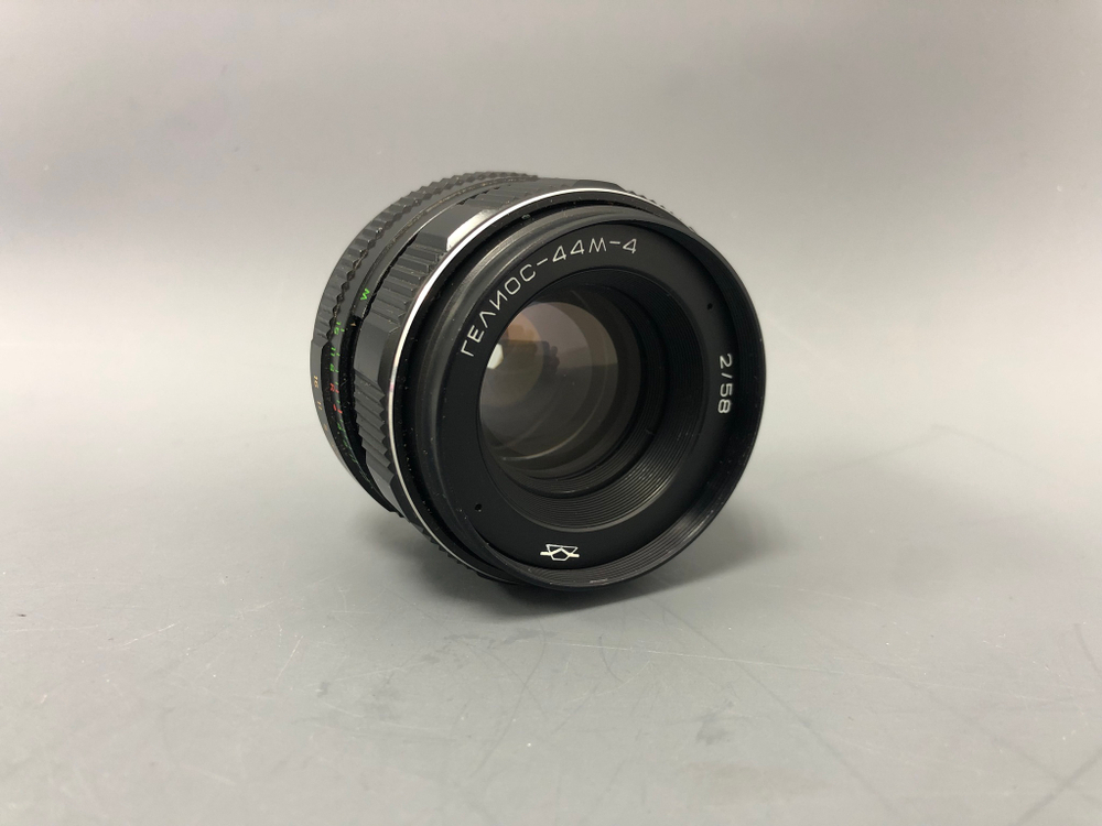 Helios 44M-4 2/58 mm