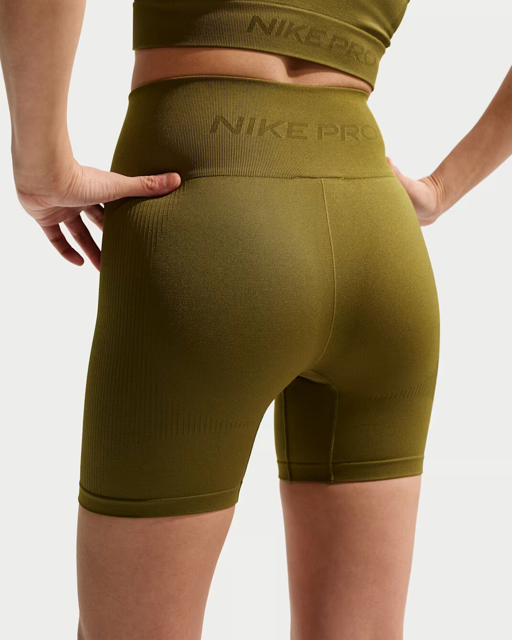 Nike Pro Seamless Женские велосипедные шорты Dri-FIT с высокой талией (13 см) - NIKE