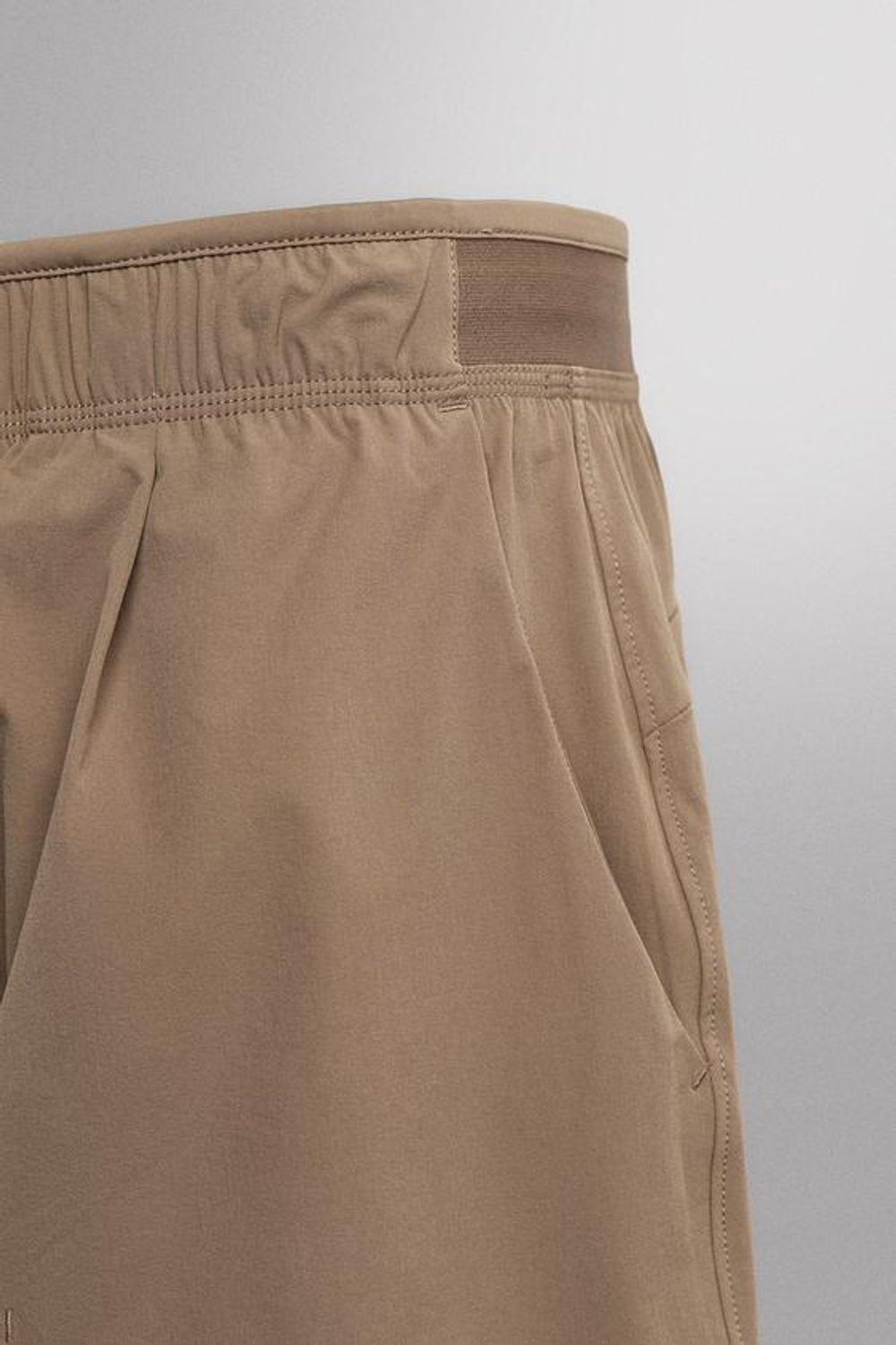 ZARA СПОРТИВНЫЕ ШОРТЫ, СВЕТЛО-КОРИЧНЕВЫЙ