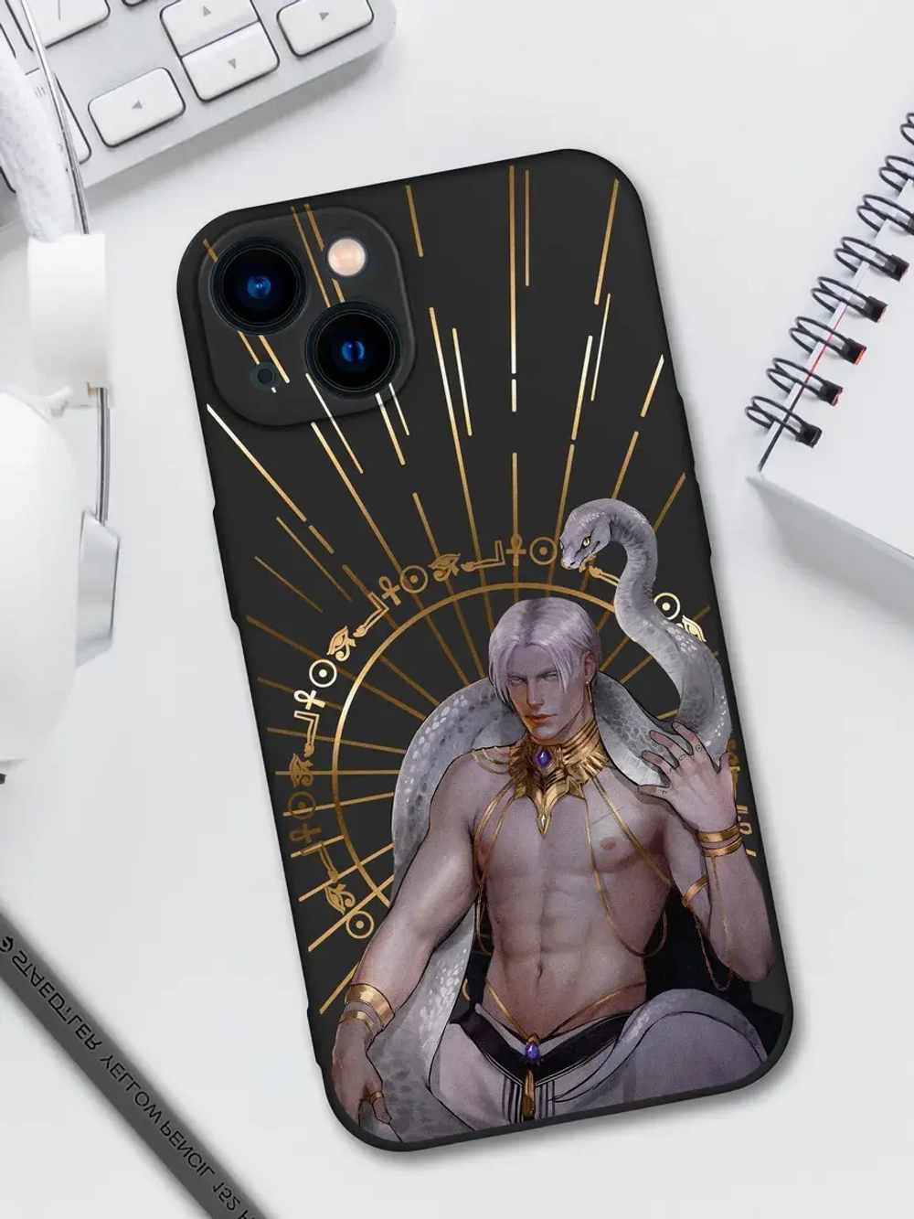 Чехол на iPhone 13 с принтом