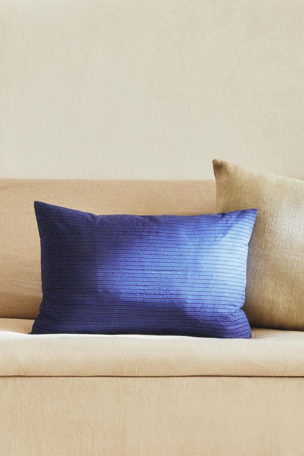 ZARA HOME ЧЕХОЛ НА ПОДУШКУ В ГОРИЗОНТАЛЬНУЮ ПОЛОСКУ, СИНИЙ