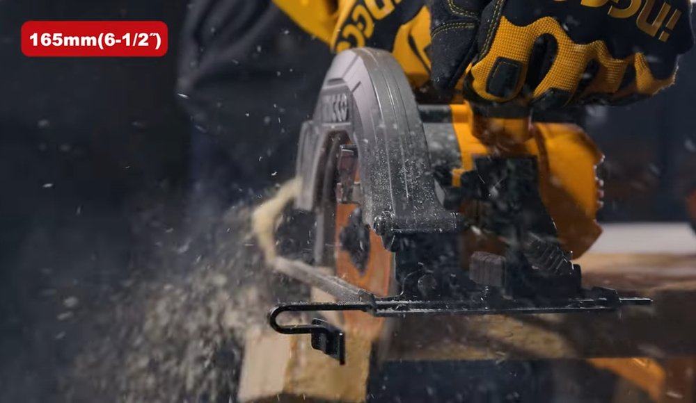 Аккумуляторная циркулярная пила INGCO CSLI16521 INDUSTRIAL 20 В 165 мм 1х4 Ач
