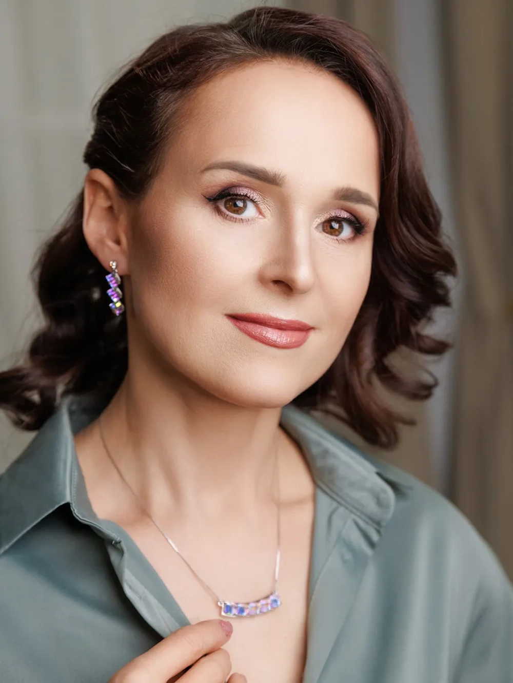Колье Мираж с дорожкой розовых кубиков Swarovski