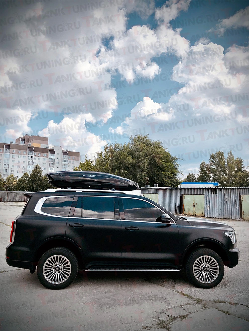Автобокс BROOMER Venture XL чёрный 500 л.