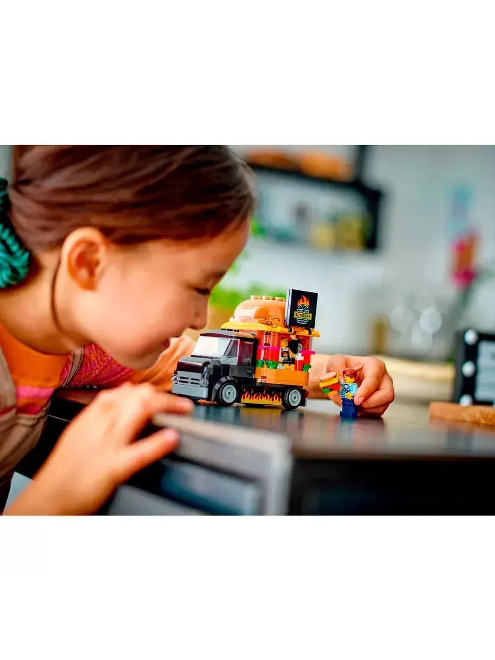 Конструктор LEGO City 60404 Бургерная на колесах