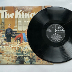 Винтажная виниловая пластинка LP Mollie Griffiths, Peter St. Clair, Robert Meredith, The King and I, Песня цветочного барабана The Flower Drum Song (Англия 1965)