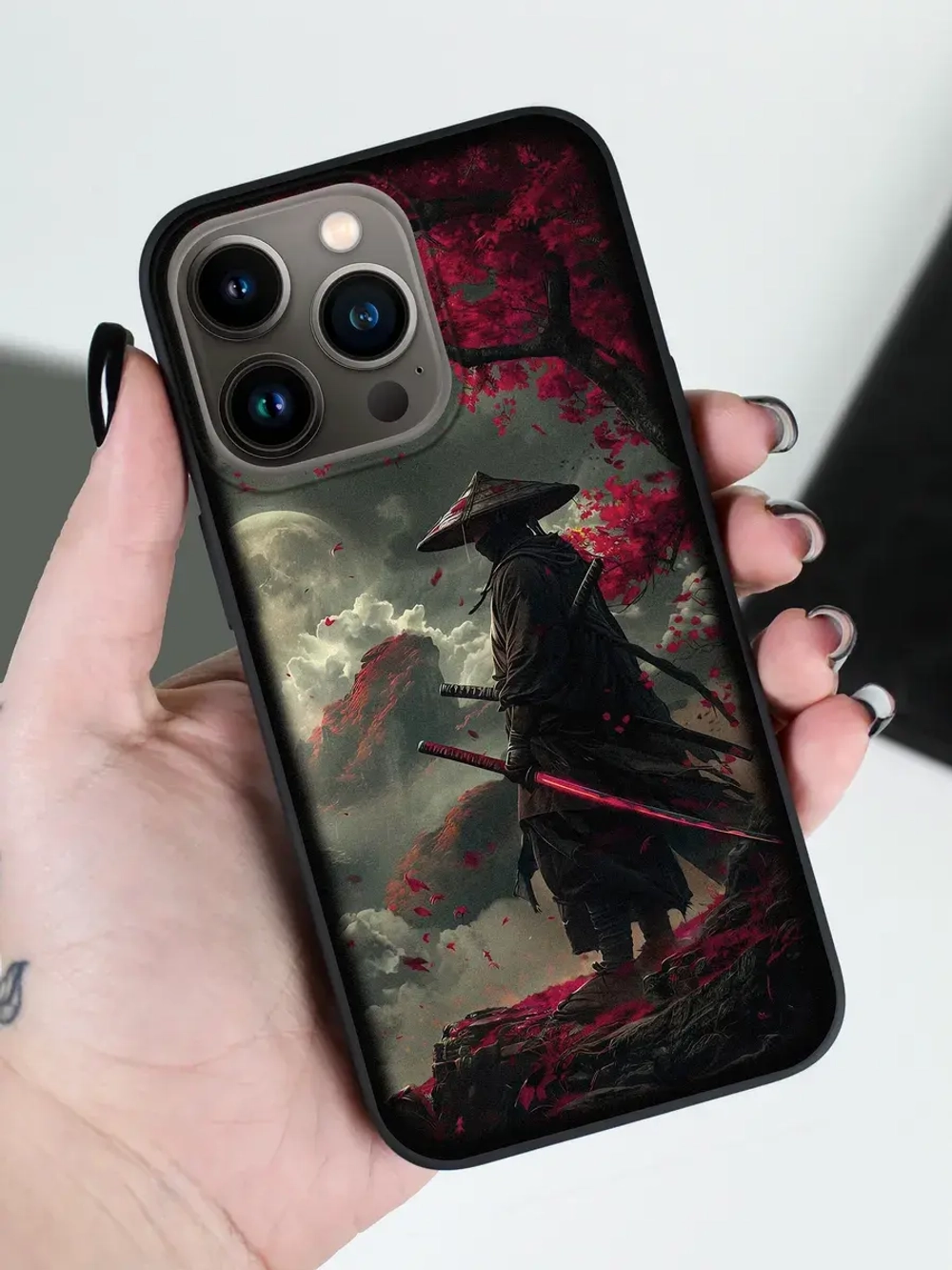 Чехол на iPhone 16 Pro с принтом Самурай