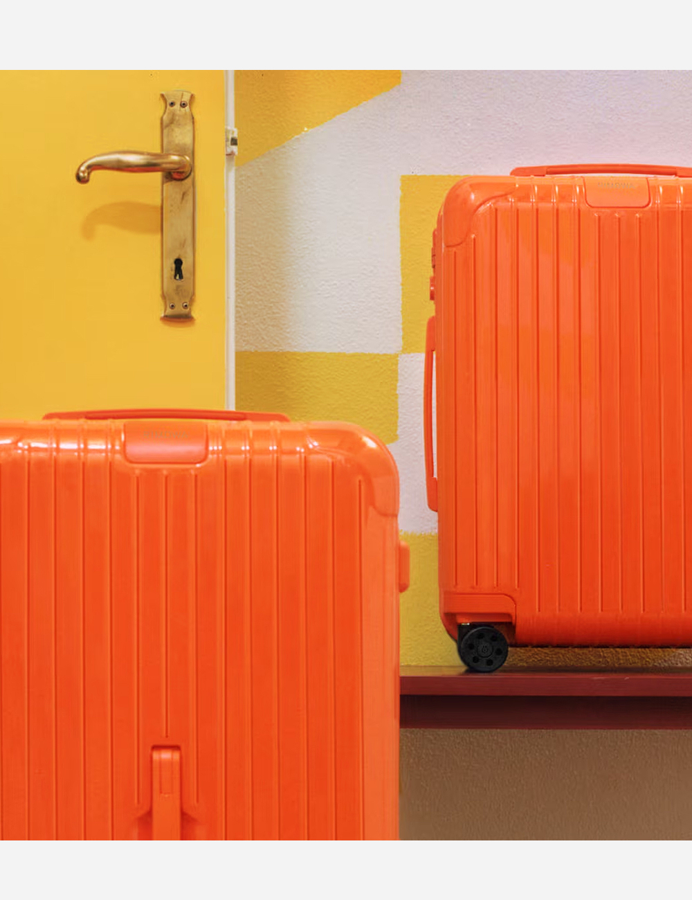 Чемодан Rimowa Essential Trunk Plus "Gloss Orange"