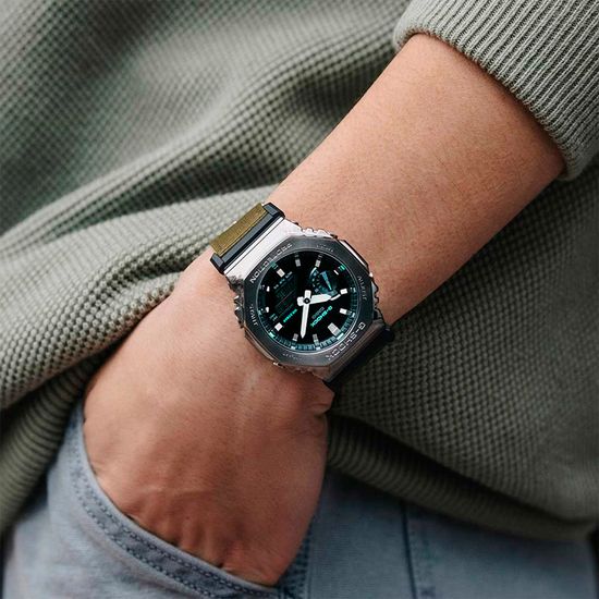 Наручные часы Casio G-Shock GM-2100CB-3ADR