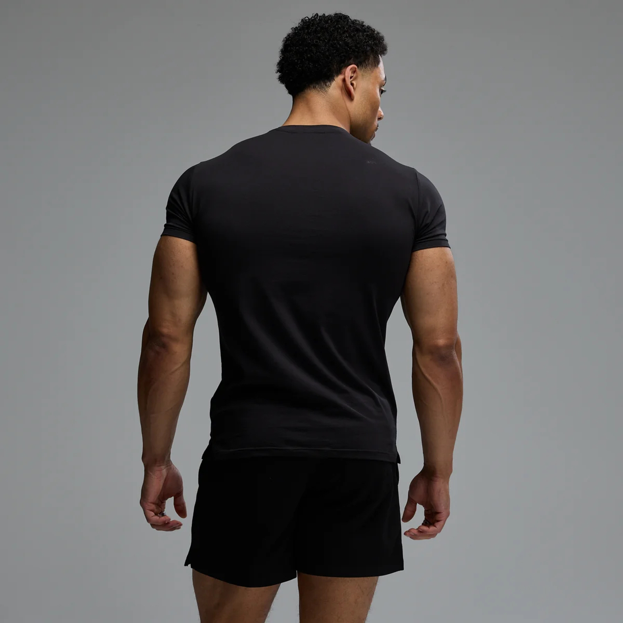 Футболка VANQUISH Academy T-Shirt Black
