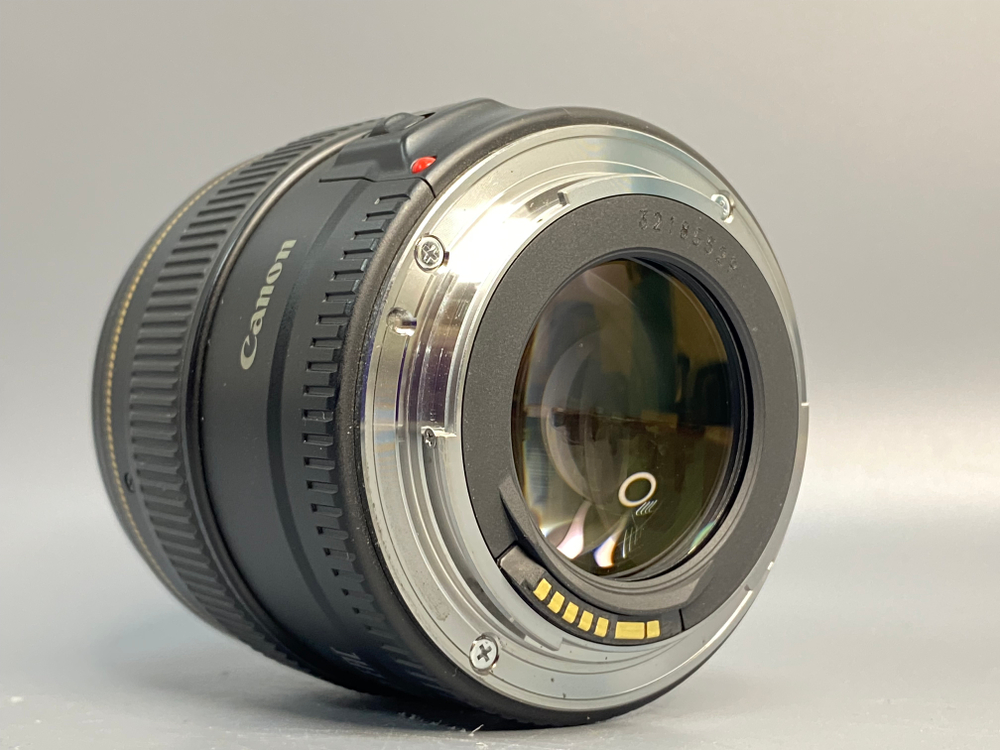 Canon EF 85mm 1.8 USM