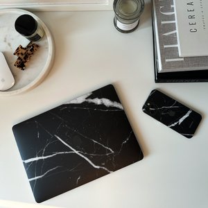 Виниловая наклейка LO для MacBook