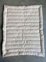 Пуховое одеяло Moncler