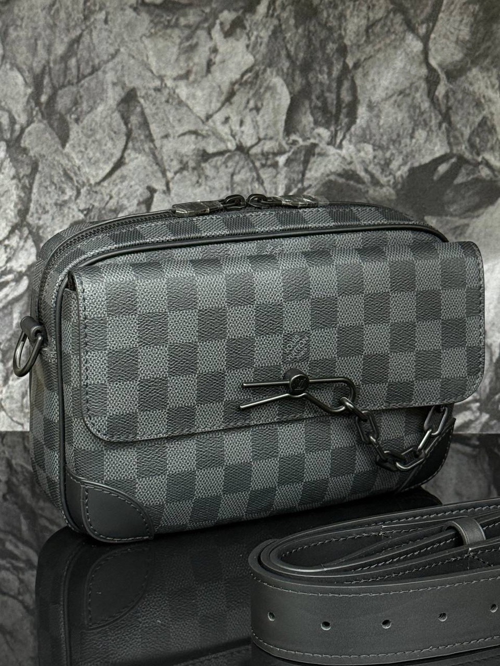 Сумка через плечо Louis Vuitton