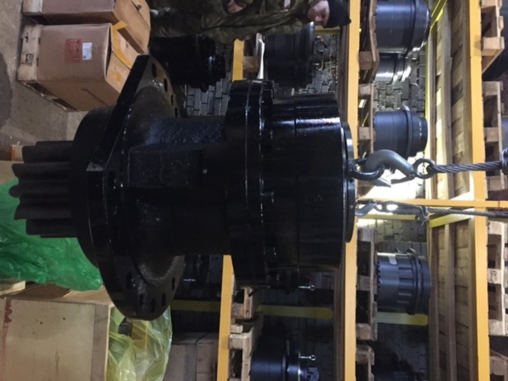 редуктор поворота Hitachi ZX450-3