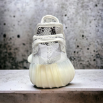 Adidas Ozelia • White