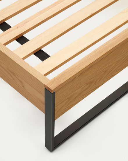 Taiana La Forma Кровать из шпона дуба со стальными ножками 160 x 200 см