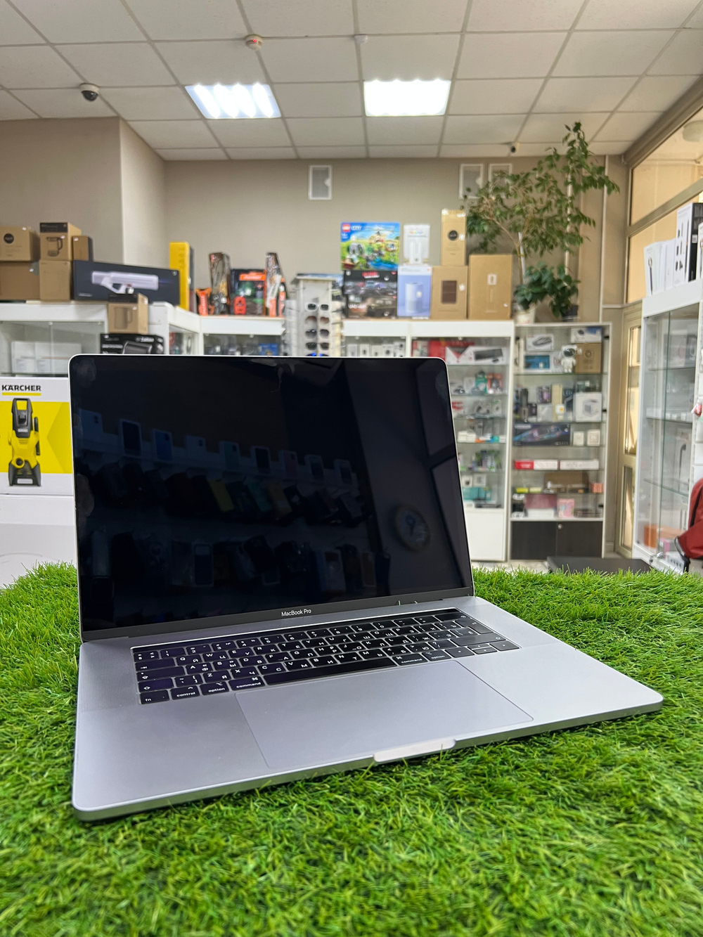 Б/У MacBook Pro 15 2019 i9/16/512Gb