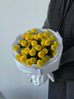 Букет из кустовых хризантем в желтом оттенке 7 шт