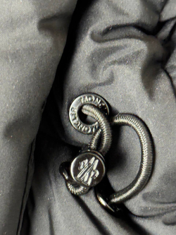 Пуховик Moncler