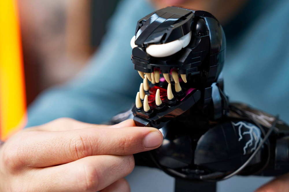 Конструктор Лего Марвел Бюст Венома 76356 | LEGO Marvel Venom Bust | коллекционная фигура Венома | 413 деталей | 18+