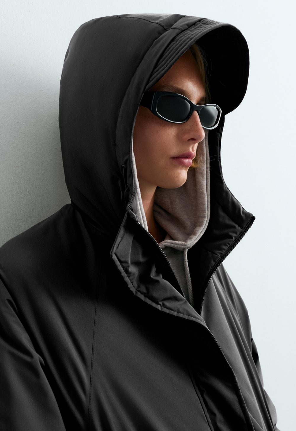 Oysho Ультралегкий плащ 10 000 мм Thindown®, черный