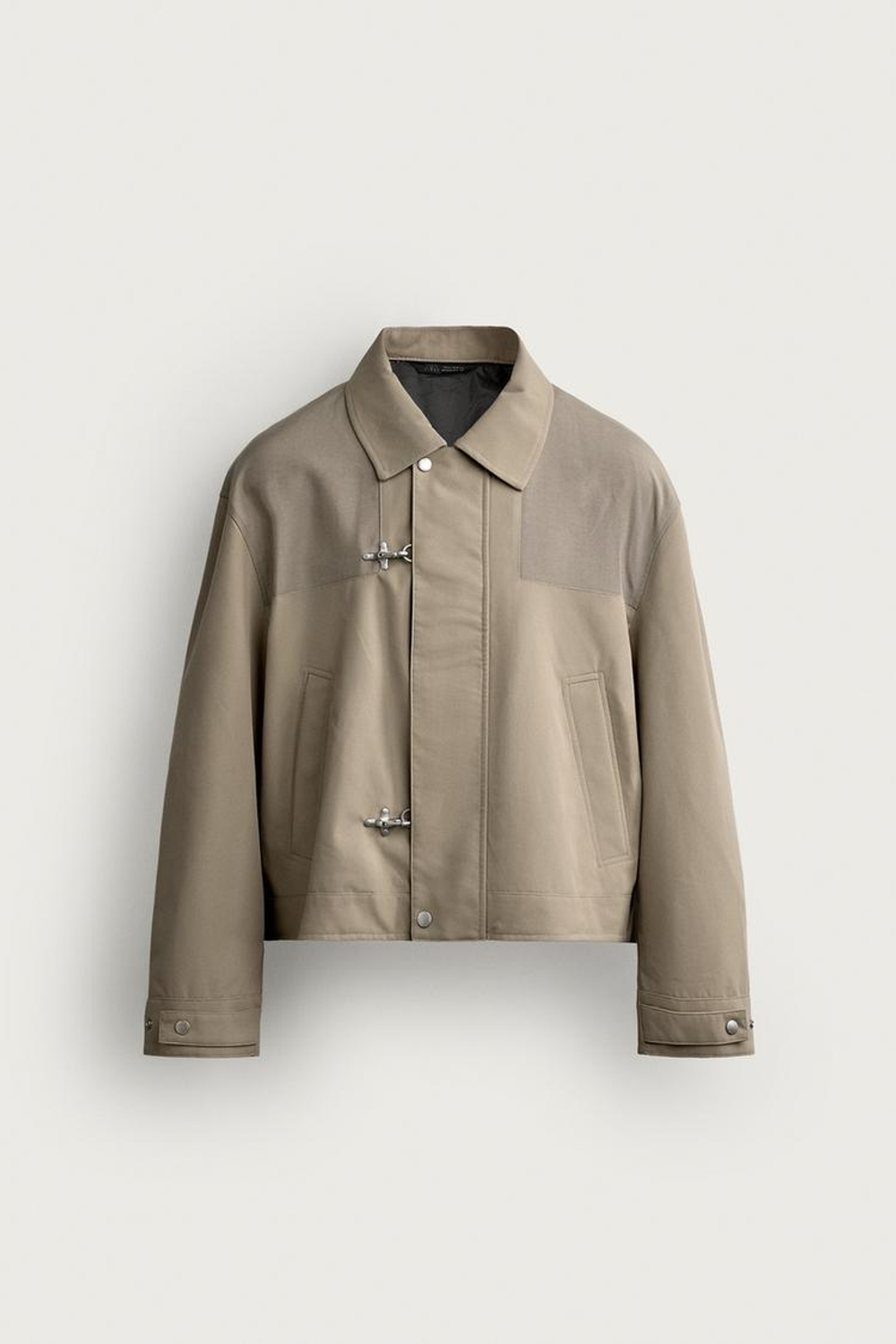 ZARA УКОРОЧЕННАЯ КУРТКА С МЕТАЛЛИЧЕСКИМИ ЗАСТЕЖКАМИ, БЕЖЕВЫЙ