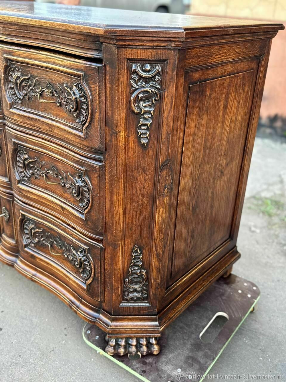 Старинный комод из дуба