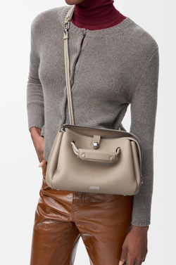 Loewe Маленькая сумка Madrid из мягкой зернистой телячьей кожи, цвет глины