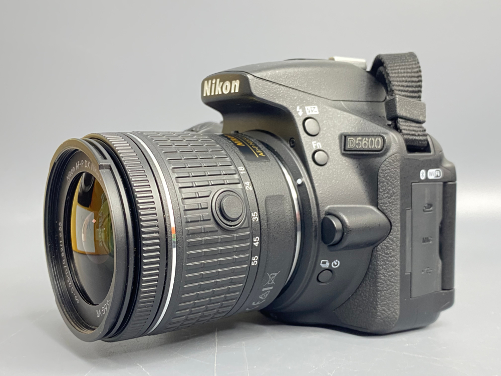 Nikon D5600 kit AF-P 18-55mm VR 4.100 кадров
