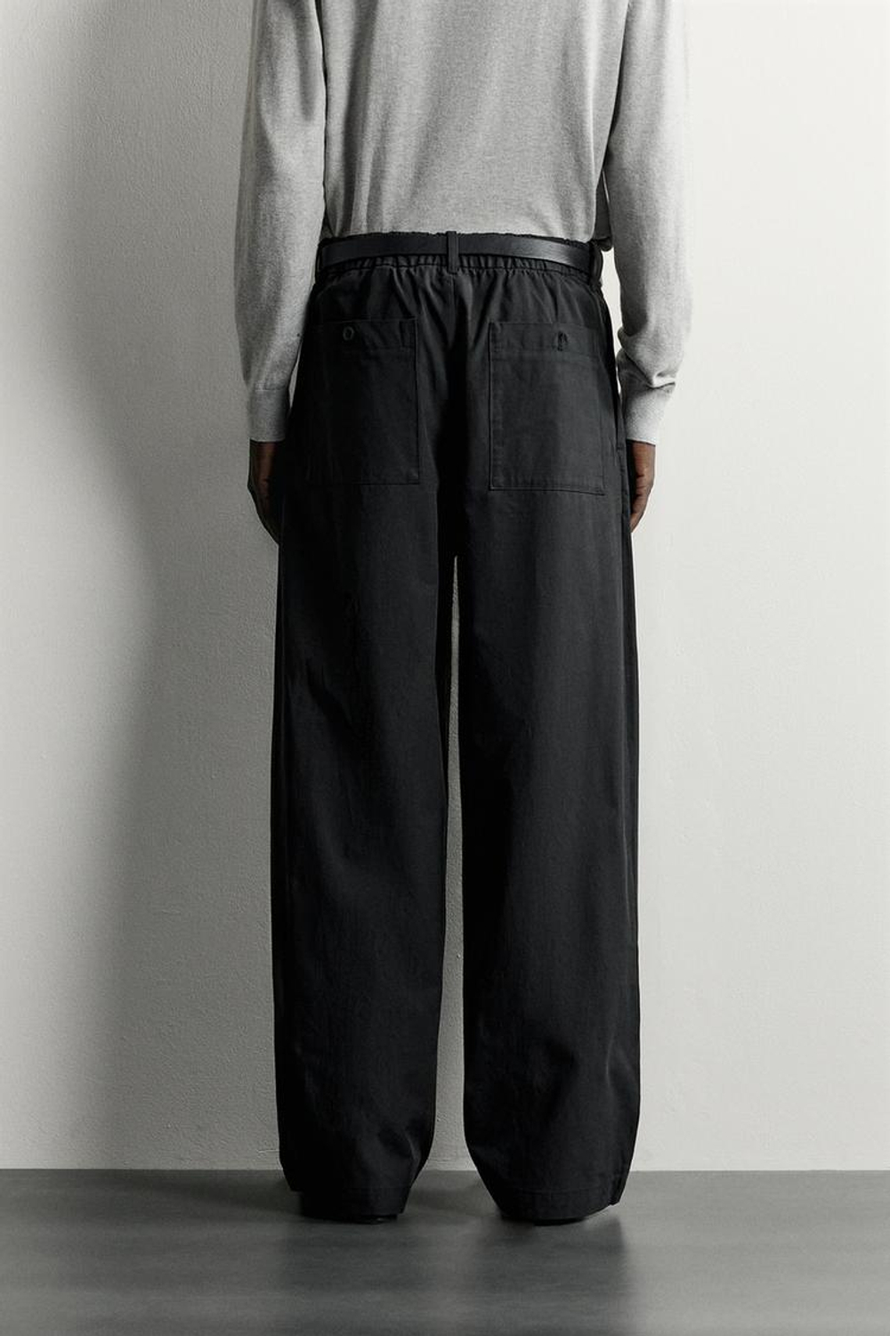 ZARA БРЮКИ STRAIGHT FIT С БОКОВЫМИ СКЛАДКАМИ, АНТРАЦИТОВО-СЕРЫЙ