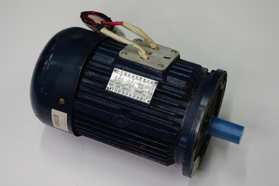 Двигатель YD100L3-8/4, 1,1/2,2kW 380В