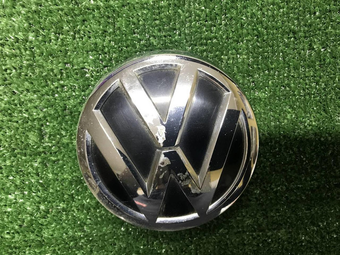 Эмблема решетки радиатора VW Polo sedan 5 (15-20)