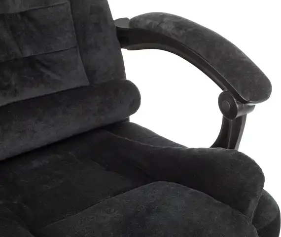 Кресло руководителя Бюрократ CH-Boss черный Light-20 крестов. пластик подст.для ног
