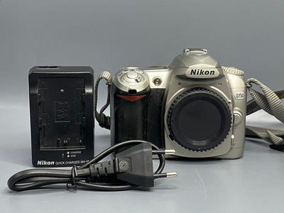 Nikon D50 — 23800 кадров
