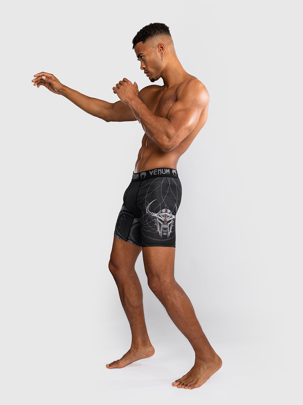 Шорты компрессионные Venum Gladiator 5.0 Black/Silver